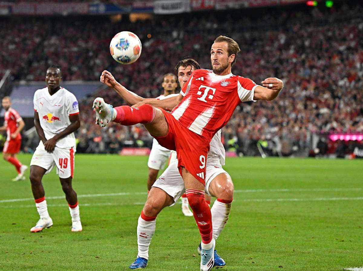 拜仁慕尼黑逆转里昂：德甲豪门取得胜利