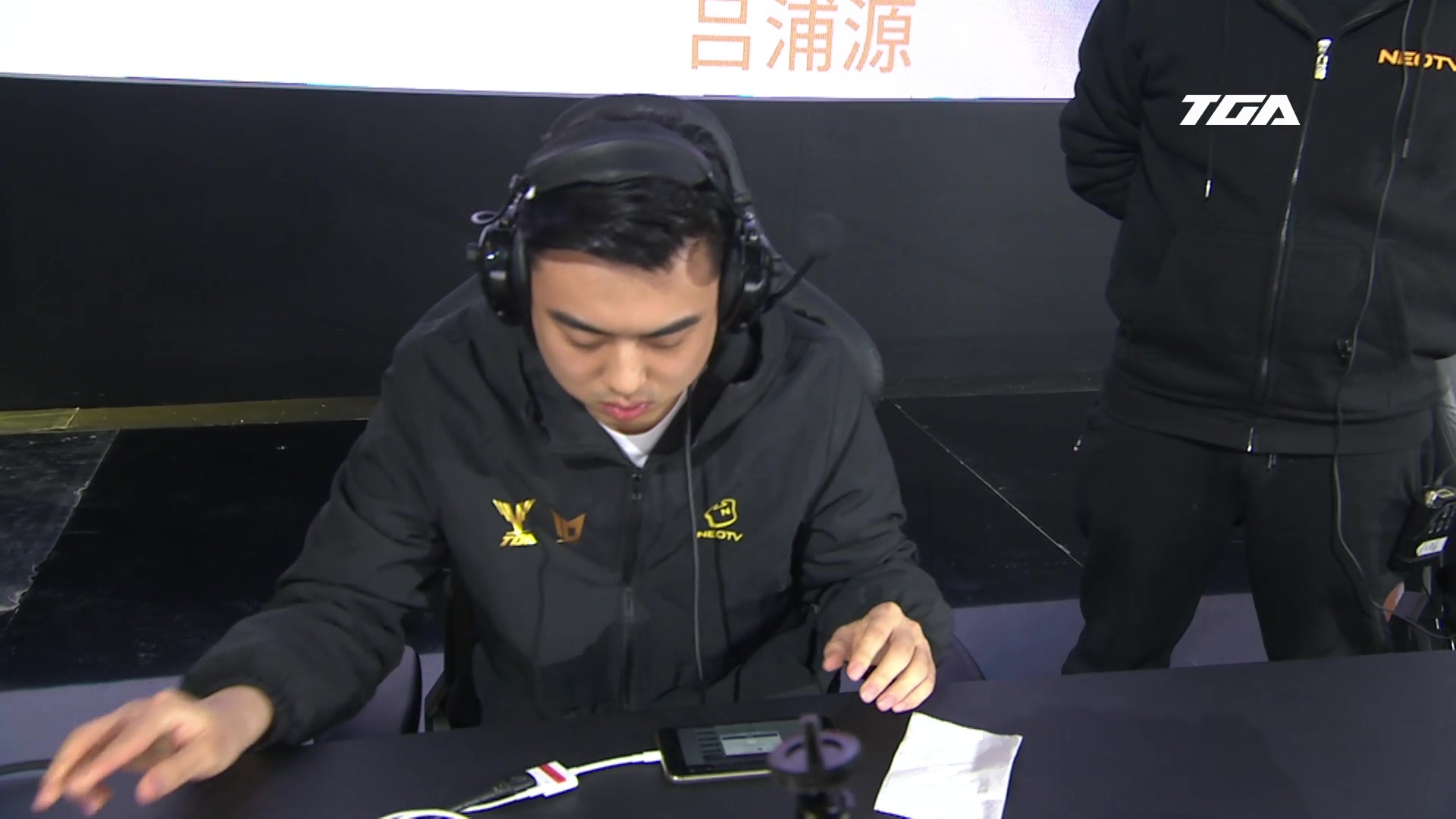 FIFA电竞选手赛后落泪，背后故事感人