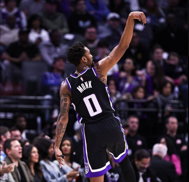 开云官网-青岛队力克灰熊，德罗赞点燃赛场