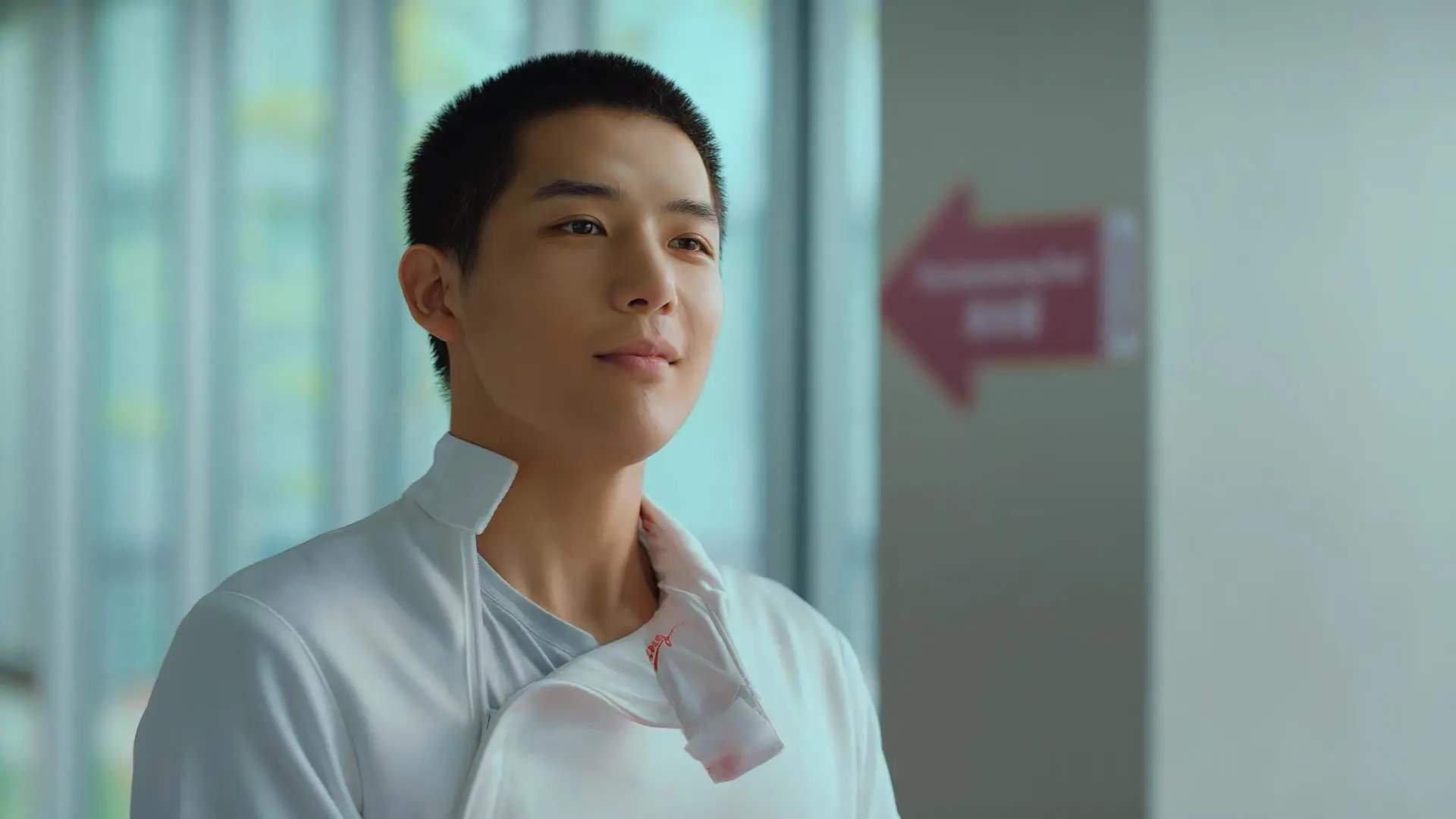 开云体育app-体育的某个夜晚,当火箭带走篮网,德罗赞在足球场接管比赛