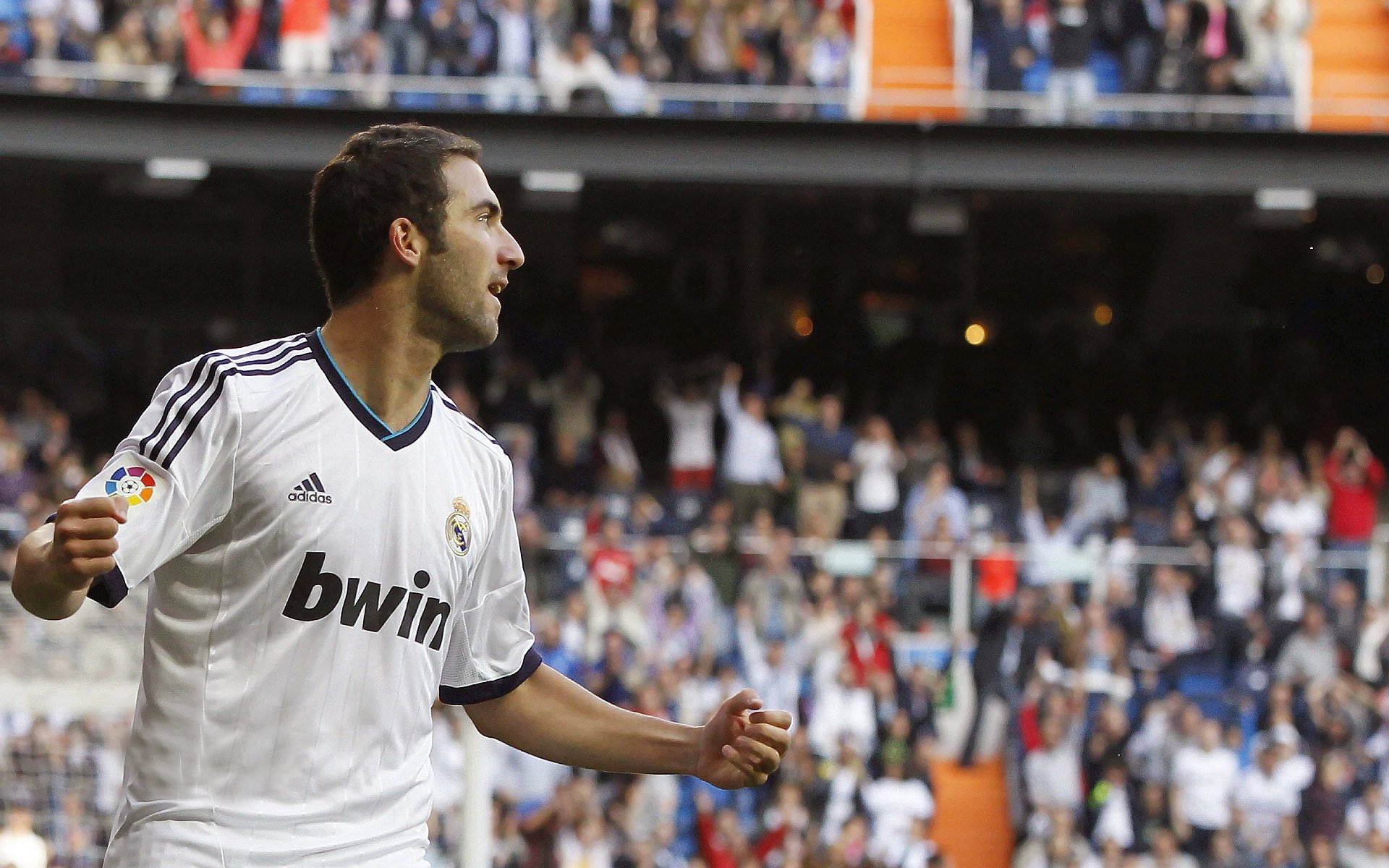 意甲焦点战之夜,西亚卡姆末节接管比赛,演绎王者归来