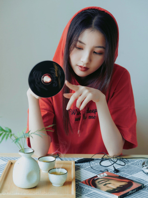 马丁内利独造三球助马竞4-1客胜里昂，欧冠悬念提前两轮终结